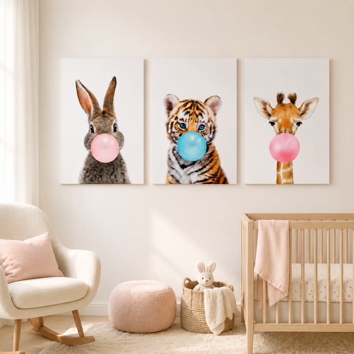 Tríptico Animales Bubblegum ambientado en recámara infantil